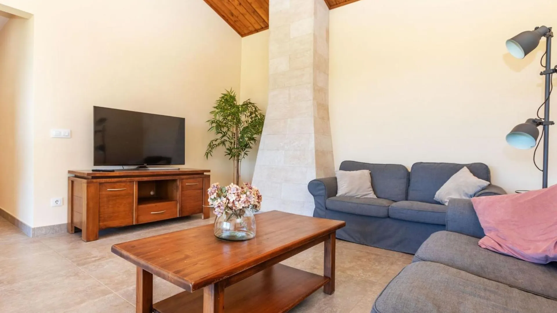 Holiday Home Can Borni By Interhome Видререс